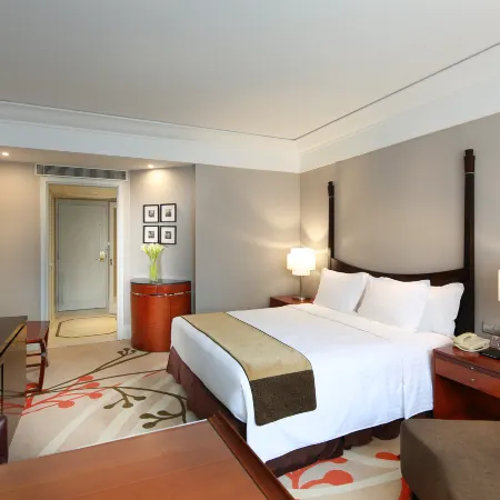Jin Jiang Hotel Отели рядом с достопримечательностью «Фуксинг Парк»