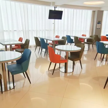 Home Inn Rui Bai Yun Hotel (Jianping Railway Station Anxing Building)