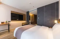 Homeinn Plus Hotel (Chongqing Olympic Sports Center Square Yuanjiagang Subway Station) Hôtels à : Chongqing