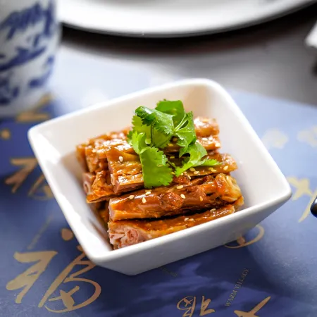 Qianhai Life Happiness Town (Luofushan Shop)