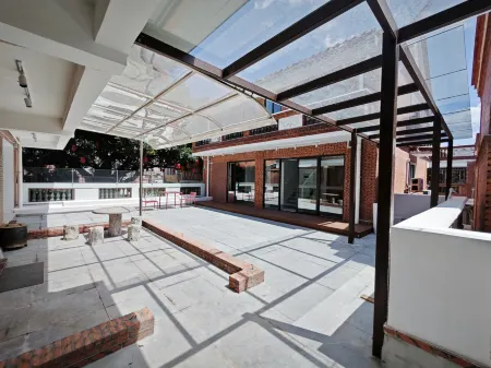 Homestay above wet market