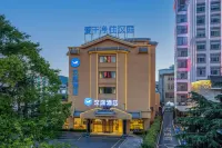HanTing Hotel (Lijiang Gucheng Airport Shuttle Bus Station) فنادق في ليجيانغ
