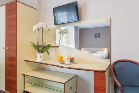 拉羅歇爾中心經典城市公寓酒店