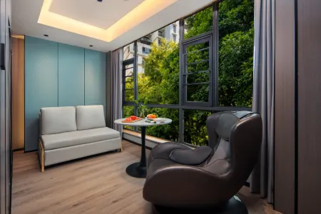 The Origin Hotel (Wenzhou Jinxiulu Times Square) Отели рядом с достопримечательностью «Wenzhou Zoo»