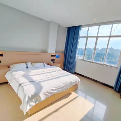 Qinzhou Seaview Bay Hotel (Qinzhou Port Plaza) Hotels near Seventy-two Waterways