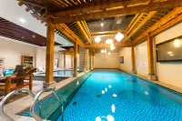 Divine Land Hotel - Pools