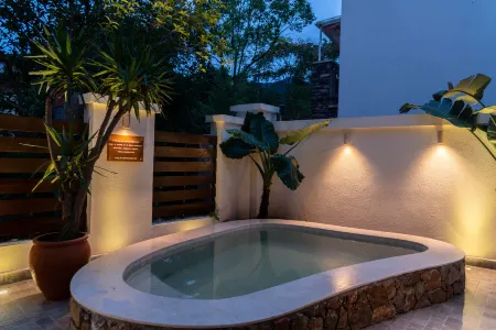 Le Jena Villa Отели рядом с достопримечательностью «Huashuiwan First Village Hot Spring Hotel»