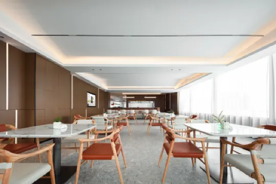 Atour Hotel Danyang Railway Station