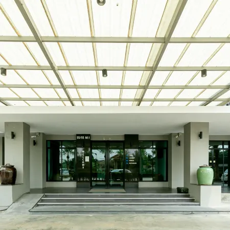 Farthai Residence Отели рядом с достопримечательностью «Замок Амата»
