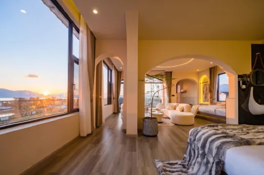 Auspicious Sign Jiayuan Light Luxury Garden Chain Homestay