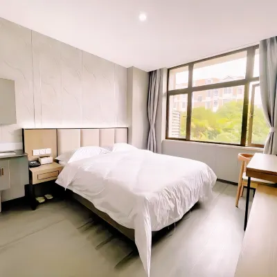 Qingzhu Beiyu Hotel (Shanghai Fudan University Guoquan Road Subway Station) Отели рядом с достопримечательностью «Янпу»