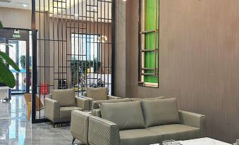 Dongyi Hotel (Pishan Railway Station Branch)