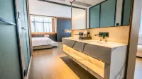 Huajin Hotel (Huaiji High-speed Railway Station Yueyun Bus Station) - Parkering