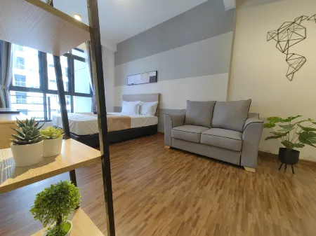 Near Airport K Avenue Family Room