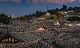 Golden Dragon's Mountain Glow Inn