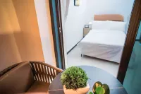 Phnom Penh Infinity Pool Down to $25/N - M Residence فنادق في بنوم بنه