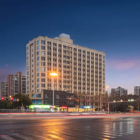 HanTing Hotel (Jingmen Railway Station Dongcheng Shidai Square)