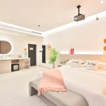 Flower House Smart Hotel Guesthouse
