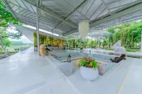 Siamdasada Khaoyai Hotel dekat 巴真武里乔木