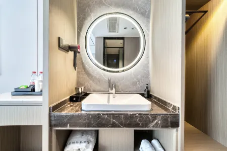 Meibo Light Luxury Hotel (Anqing Renmin Road Pedestrian Street Branch) Отели рядом с достопримечательностью «Zhao Puchu Former Residence»