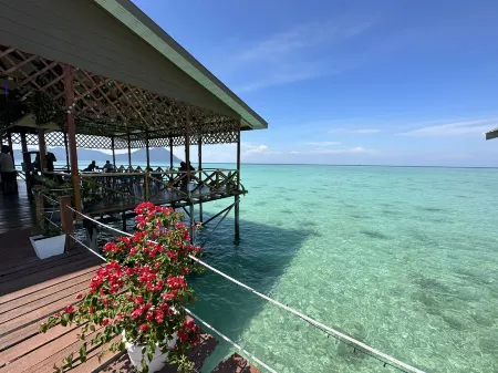 Larapan Water Village Отели рядом с достопримечательностью «Остров Тимба Тимба»