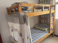 Run Youth Hostel Hotels in 