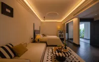 Europe Lanman Hotel (Xishuangbanna Jinghong Gaozhuang Xishuangjing Star Night Market) - Beach