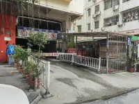 Yueta X E-sports Hotel (Guangzhou Yongtai Baiyun Avenue North Subway Station)