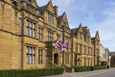 Whately Hall Hotel Отели в г. Суолклифф