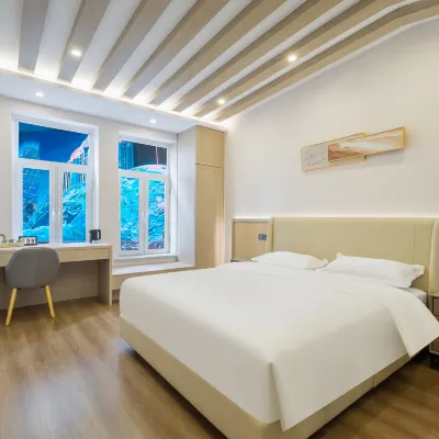 Qiyu Designer Homestay (Zhongshan Road Zhanqiao Scenic Area Branch) Отели рядом с достопримечательностью «Протестантская церковь»