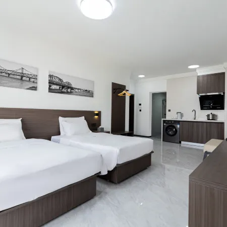 Dandong Xinliang Homestay (Zhongchao Yalu River Bridge Store)