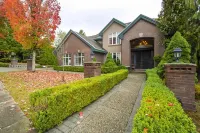 Vancouver Red House 코모 레이크 공원 주변 호텔