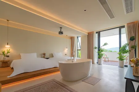 Yunfu Mountain Moon Light Luxury Resort Homestay (Tonglu OMG Heartbeat Paradise Store)