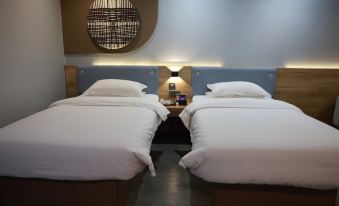 Rujia Ruibaiyun Hotel (Shangluo Zhongxue)