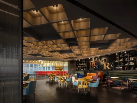 Zhuhai Ruby Hotel Отели рядом с достопримечательностью «Gong Amusement Park»