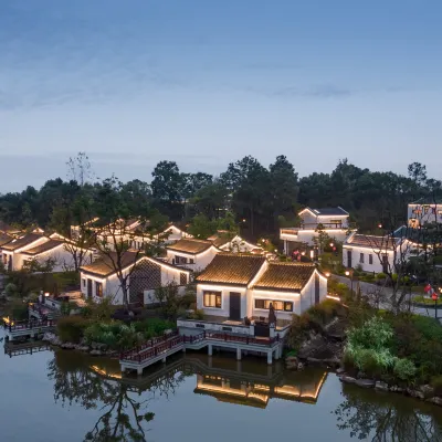 The Pinellow Dreams Hotel Hotels near Baoding Temple in Yangshu Mountain, Baima Town