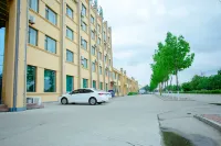 Tongjiang Xinhuayu Hotel（ YUAN DONG Wetland Park Store） - parking