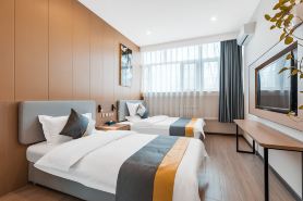 Yudu Business Hotel (Zhalantun Railway Station)