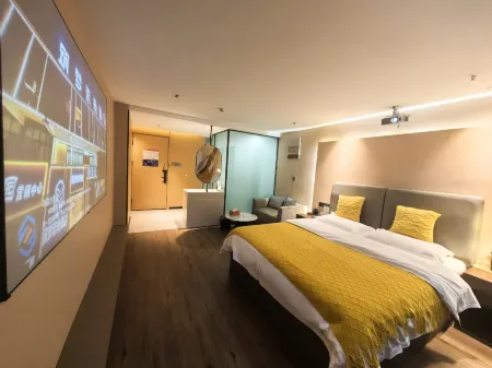 THE DREAM-HOTEL Отели рядом с достопримечательностью «Автобусная станция Нин-Чу»