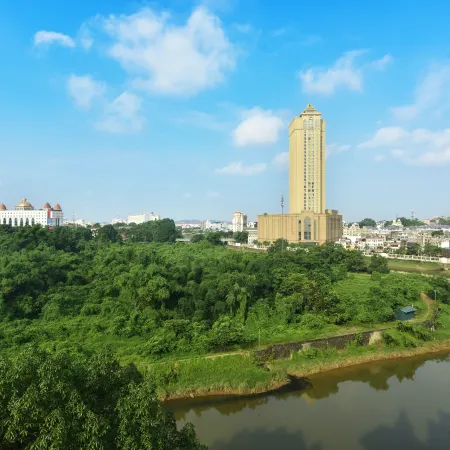 Ramada Plaza by Wyndham Dongxing Citycenter