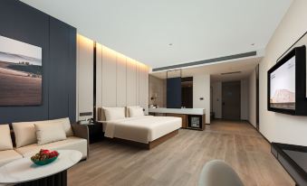 Atour Hotel Quzhou Longyou Rongchang East Road