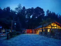 LiChuan BaiQueshan Residential hostal