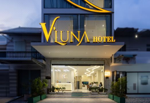 2. V'루나 호텔 ..