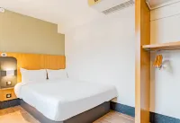 B&B Hotel Poitiers 3 Futuroscope Hotels in Vienne