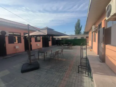 Shanyulai Homestay (Gongliu Wetland Park) Отели в г. Гунлюй