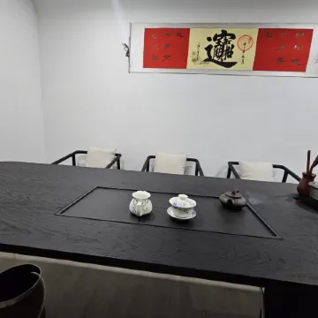 Leshan Yunrong Hotel (Shihao Plaza Branch near Leshan High-speed Railway Station)