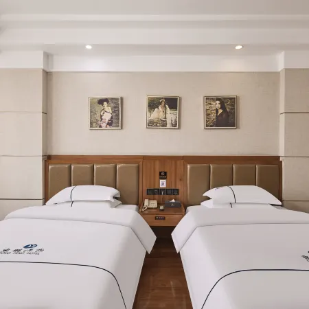 Dongpeng Hotel (Yichun International Business & Trade City Branch)