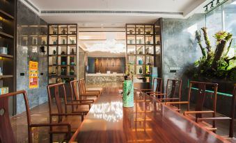 Fenglinwan S Movie Hotel (Haikou East Railway Station Fengxiang West Road)