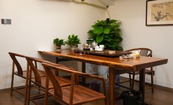 Yihou Courtyard Homestay