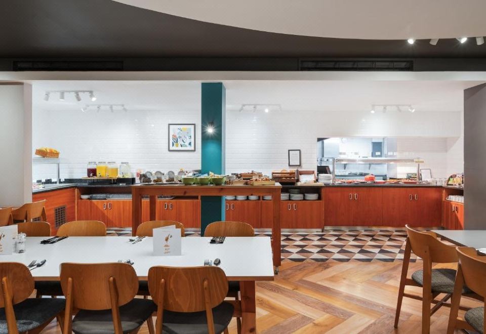 Holiday Inn NorthamptonOver view